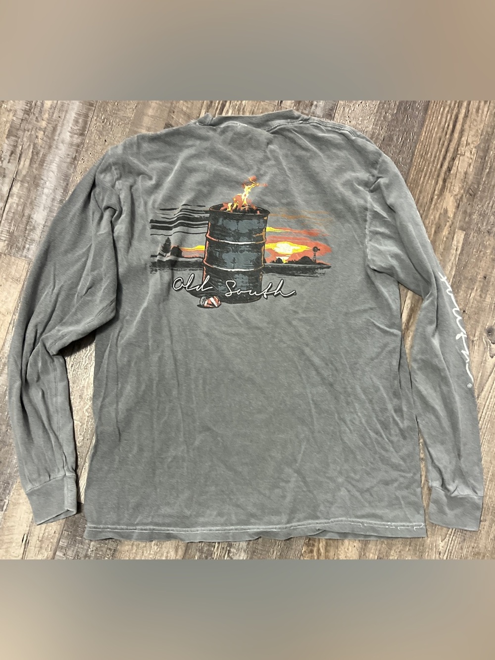 Men’s Old South Long Sleeved Tshirt ~Medium Gray